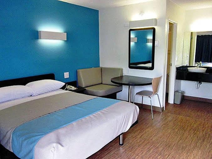 Motel 6-Overland Park, Ks Εξωτερικό φωτογραφία